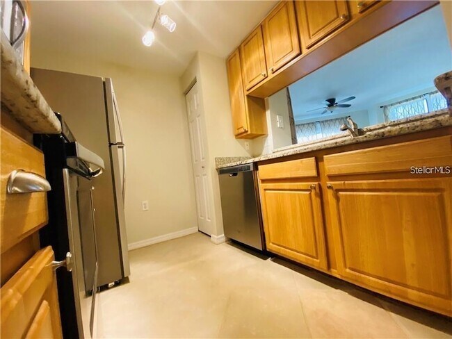 Building Photo - 5655 Bentgrass Dr