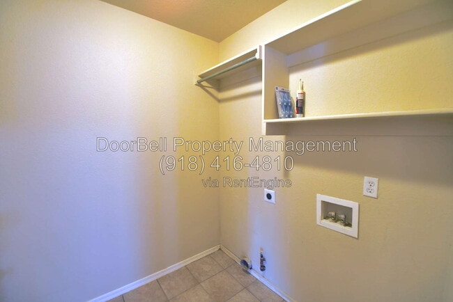 Building Photo - 11621 S Mulberry Ln