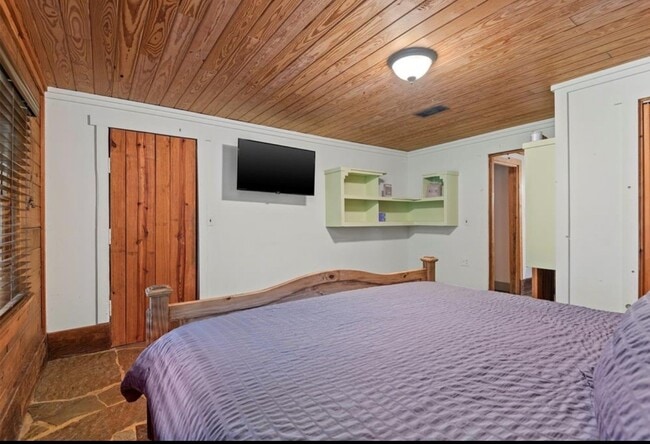 Building Photo - 23207 Decker Prairie-Rosehill Rd