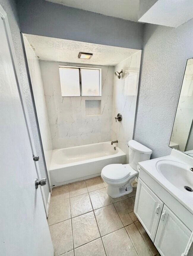 Building Photo - 16110 White Star Dr