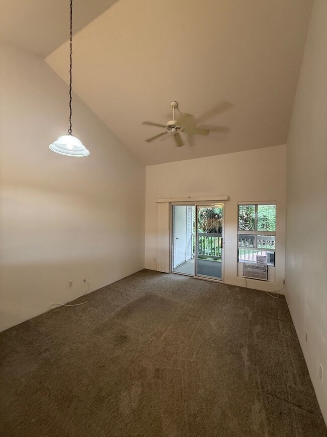 Building Photo - $2,500 / 2br - 2 bath, Condo with Lanai (K...