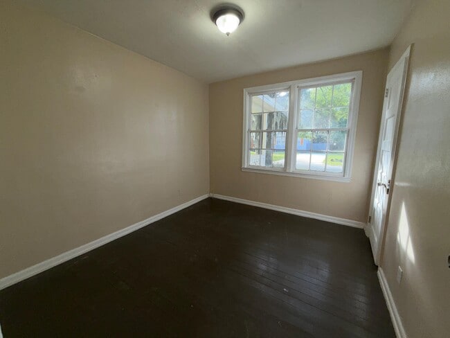 Building Photo - 4841 Louisa Terrace