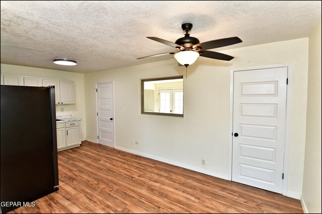 Building Photo - 10324 Newport Dr