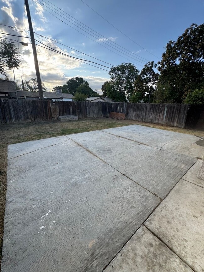 Building Photo - Enchanting Bakersfield property just 10 mi...