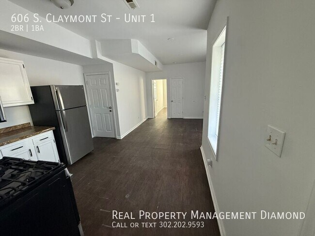 Building Photo - 606 S Claymont St