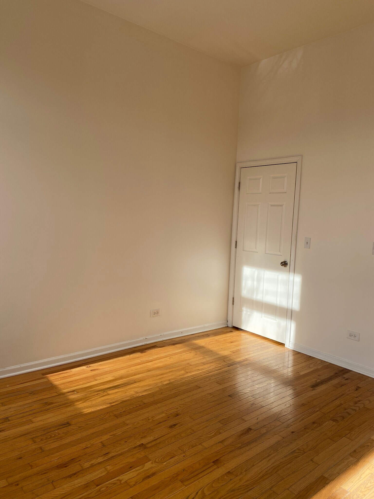 Primary BR - 2712 W North Ave