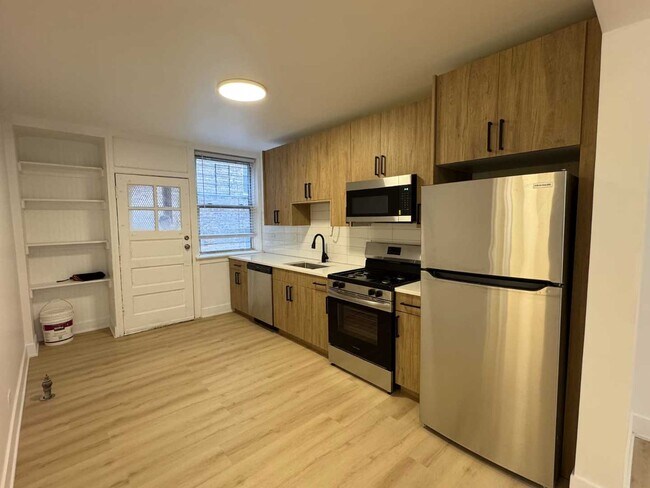 Building Photo - 6310 N Artesian Ave