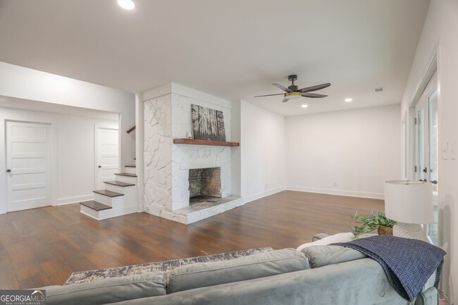 Building Photo - 212 Southland Dr