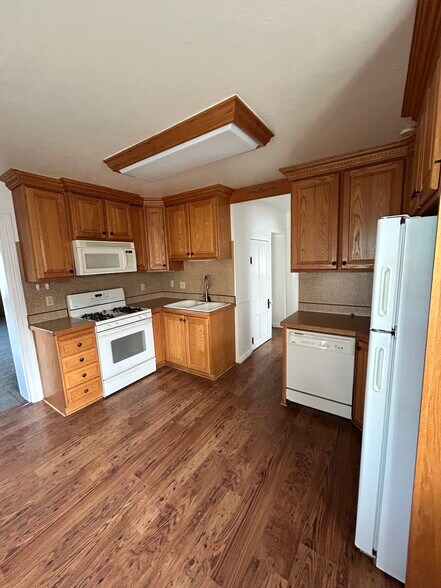 Building Photo - 62 E 300 S