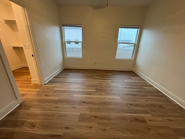 Building Photo - 5309 Rolly -