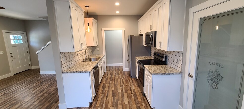 Building Photo - 109 Stone Dr