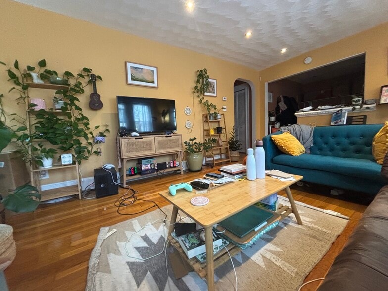 Building Photo - 504 Washington St