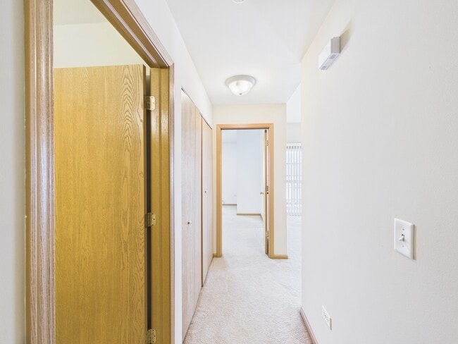 Building Photo - 917 Silverstone Dr