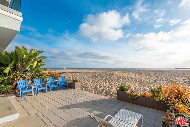 Building Photo - 6307 Ocean Front Walk