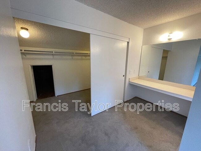 Building Photo - 13237 Sundance Ave