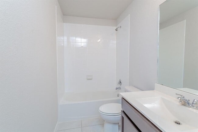 Building Photo - 10407 Hatton Ln