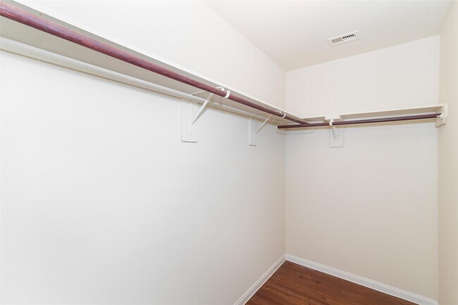 Building Photo - 4307 Almeda Meadows Dr