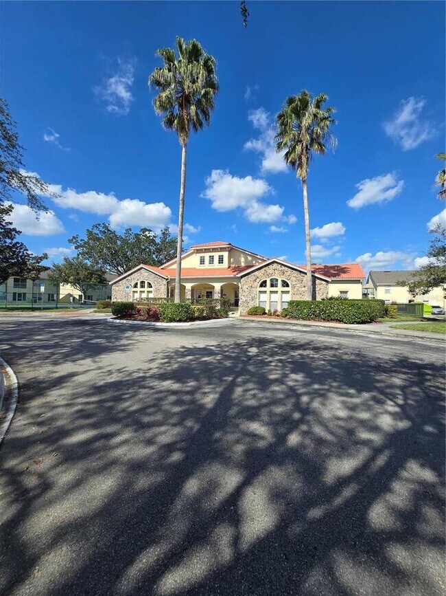 Building Photo - 2790 Club Cortile Cir