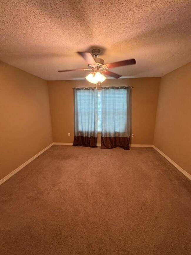 Building Photo - 311 Dahlquist Dr