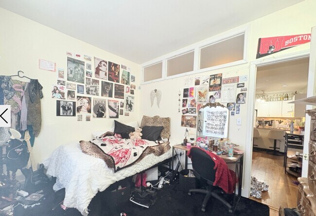 Building Photo - 322 St Paul St