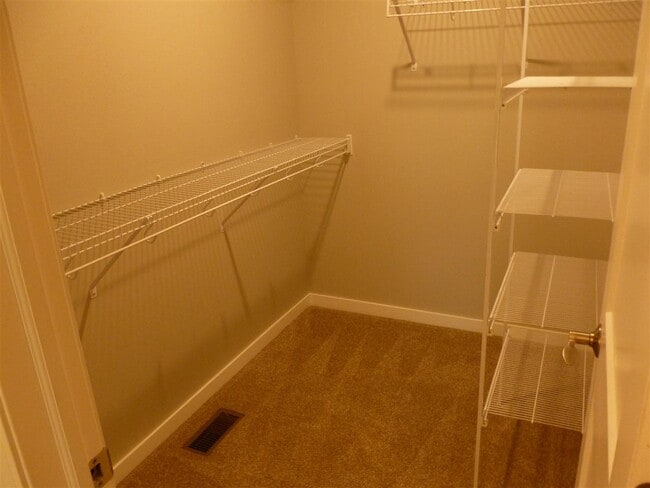 Building Photo - 1330 N Dodge St Ct