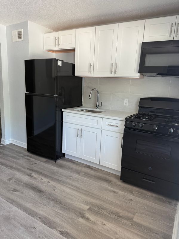 Building Photo - 2980 Delmar Ln NW