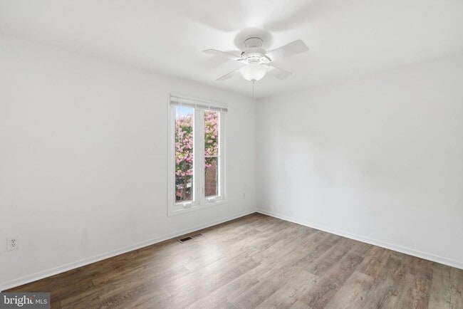 Building Photo - 975 S Taylor St