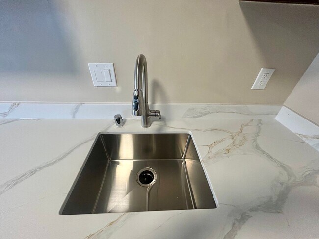 Building Photo - 1566 167th Ave