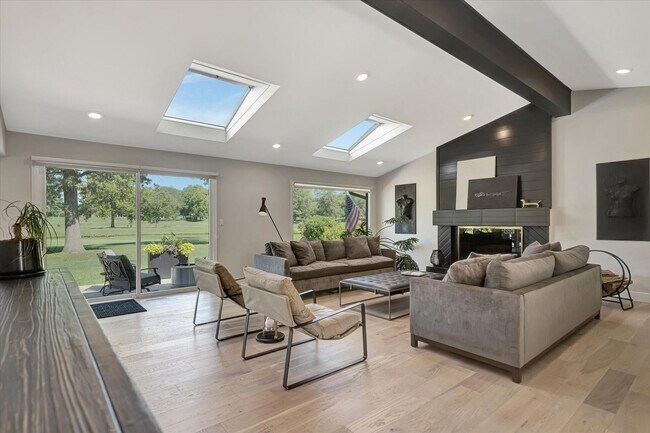 Building Photo - Luxury Ranch House on Champaign Country Club