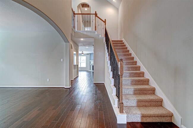 Building Photo - 4814 Sequoia Park Ln
