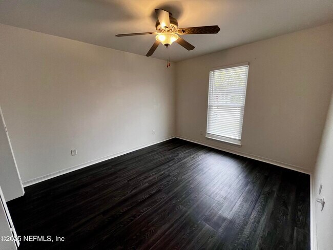 Building Photo - 2024 Oak Water Dr