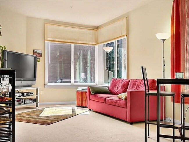 Building Photo - 1bd/1ba Apartment in Belltown