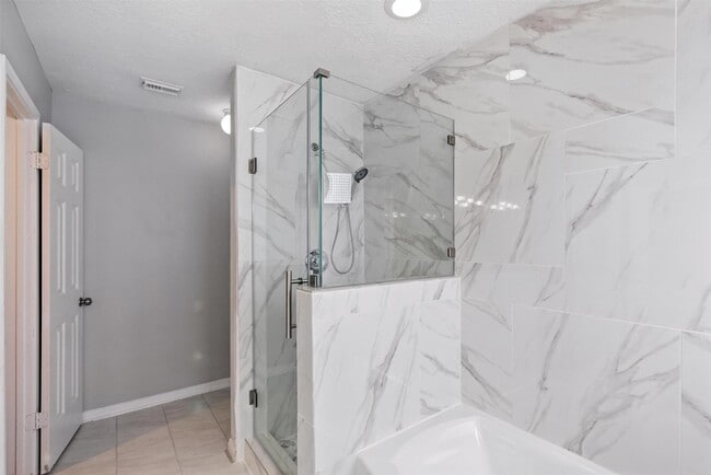 Building Photo - 5307 Oak Falls Dr