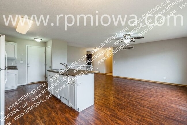 Building Photo - 908 SW 47th Cir