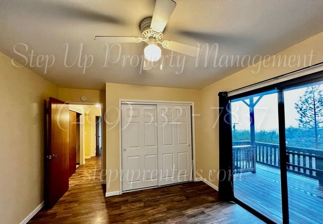 Building Photo - Spacious 3 Bedroom, 2.5 Bath Home in Myers Hill!