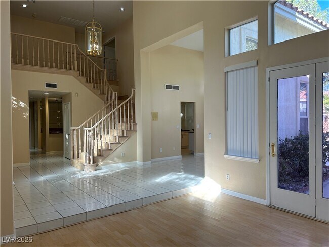 Building Photo - 2920 Sunstone St