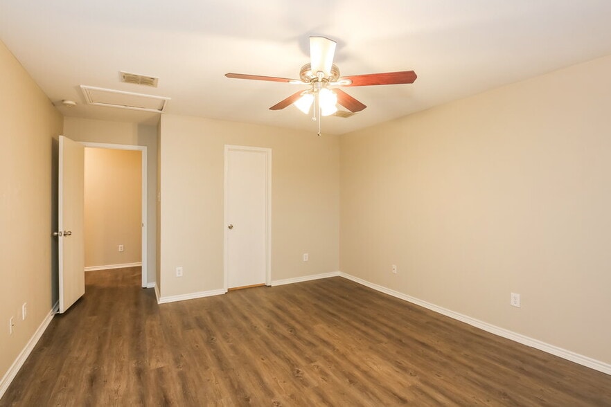 Building Photo - 3032 Picket Fence Dr