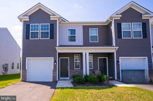 Building Photo - 121 Mazzeo Dr