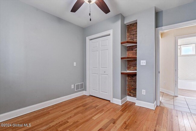 Building Photo - 53 Beekman St