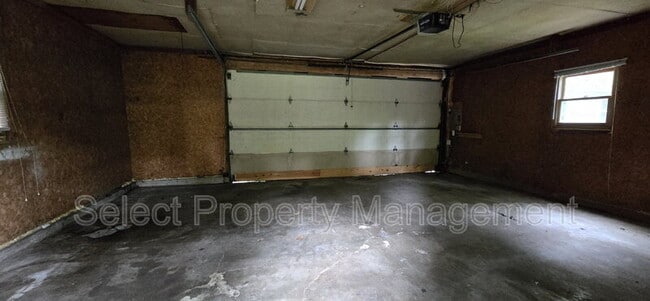 Building Photo - 7532 W Jefferson Blvd