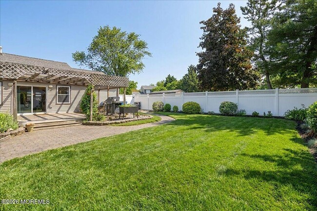 Building Photo - 3BR Toms River Home with Pool and Fenced Yard