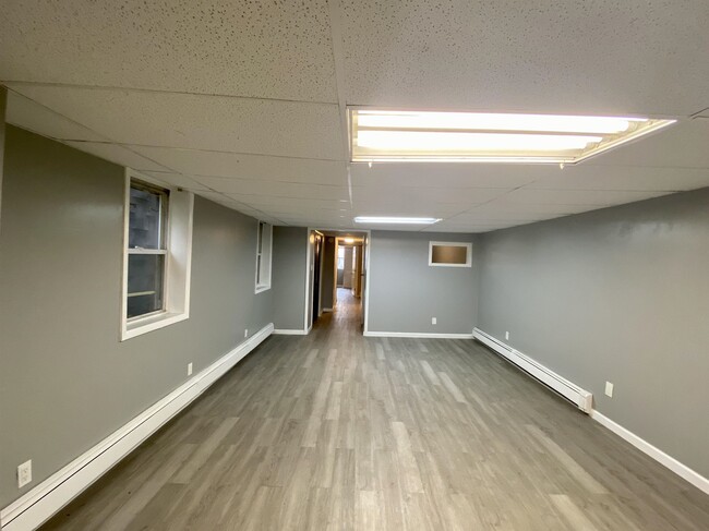 Building Photo - 146 Bowers St