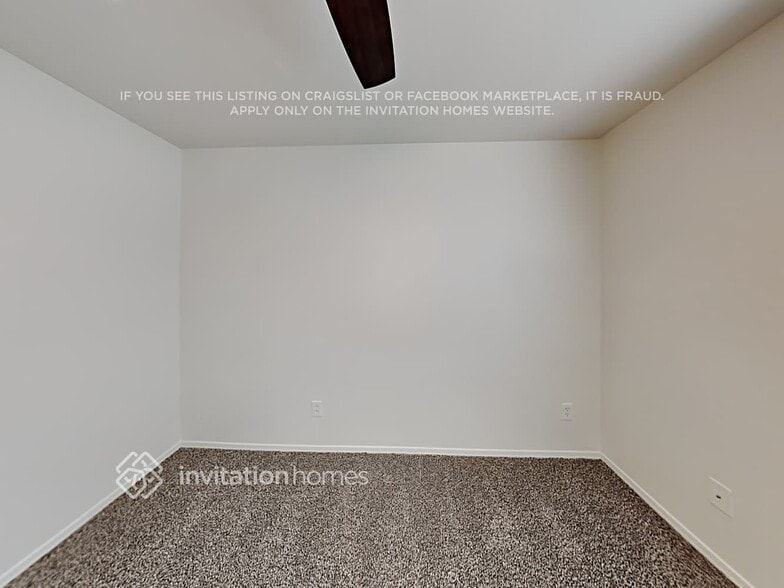 Building Photo - 308 N Sandal