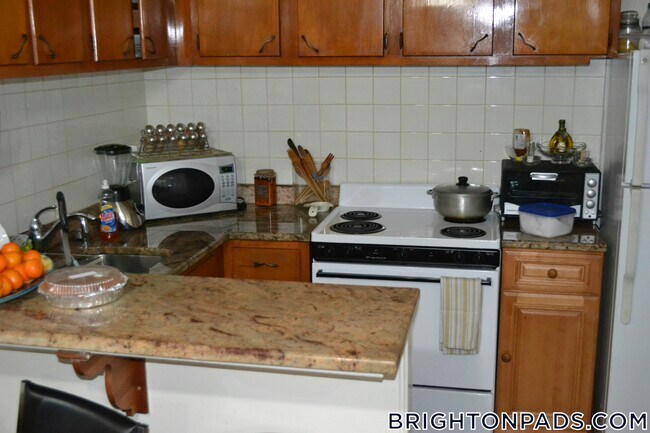 Building Photo - 357 Faneuil St