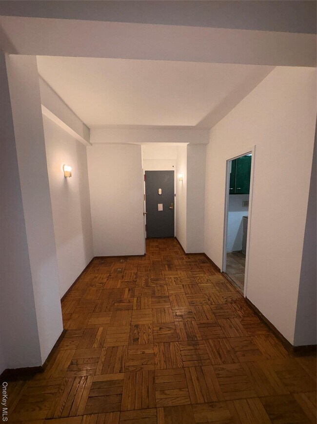 Building Photo - 24 Metropolitan Oval