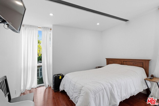 Building Photo - 6127 Glen Tower St