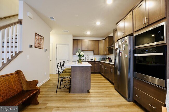 Building Photo - 773 Mount Airy Ter NE