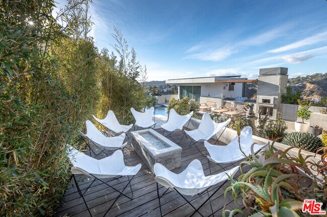 Building Photo - 2511 Wild Oak Dr