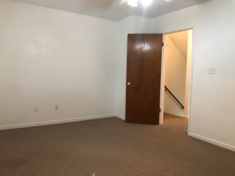 Master bedroom - 696 Tyner St
