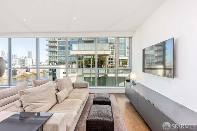 Building Photo - 718 Long Bridge St